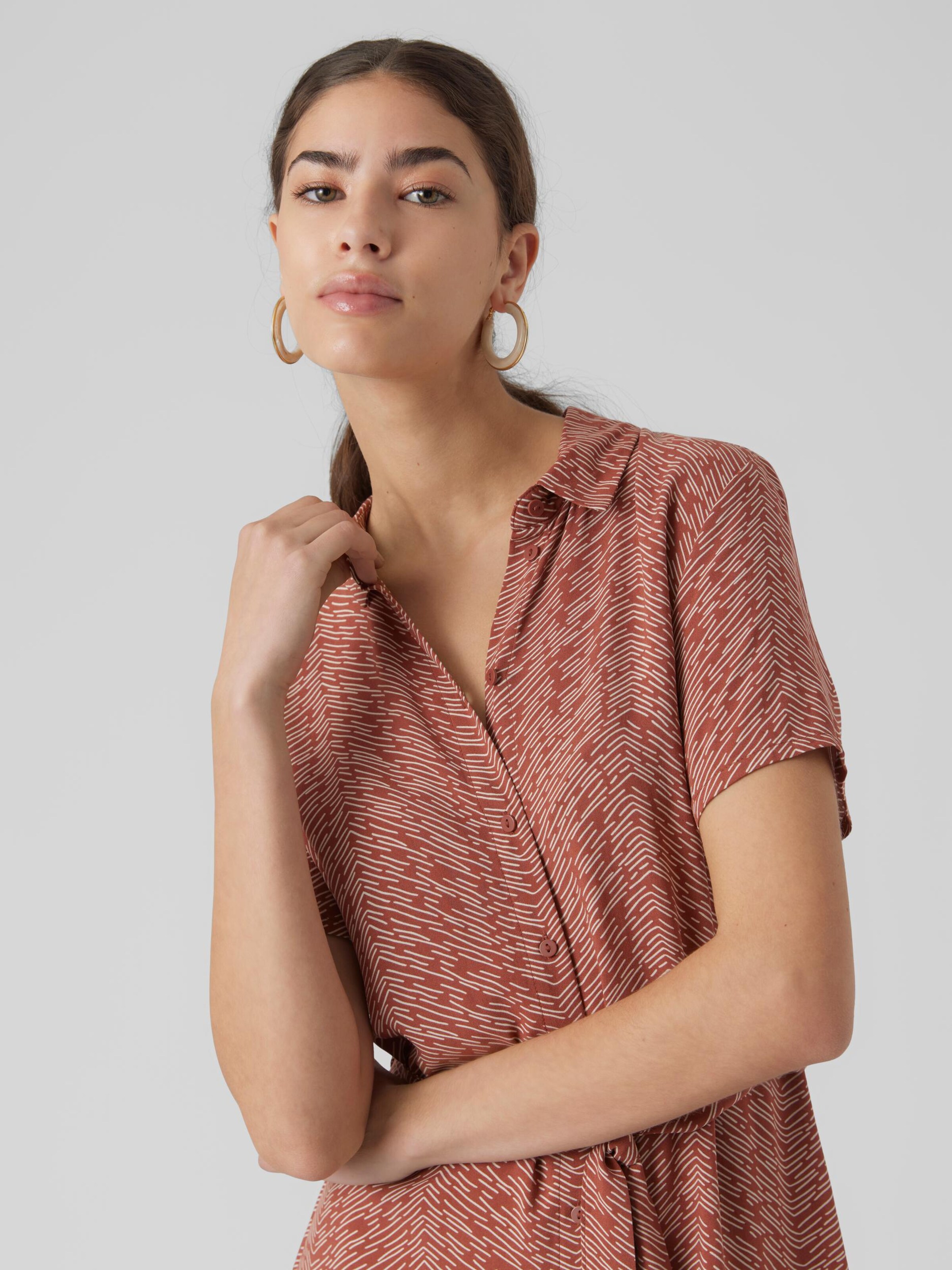 VERO MODA Blousejurk EASY JOY in Donkerbruin ABOUT YOU