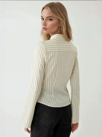 Hiccup Blouse in Yellow