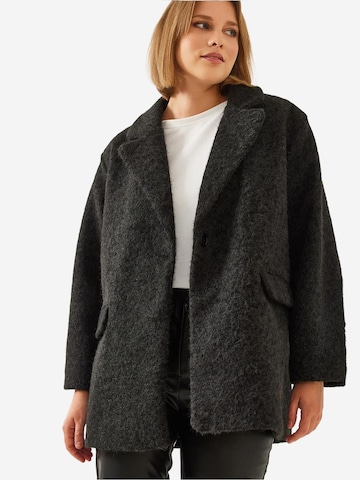 Cappotto di mezza stagione di Bianco Lucci in nero