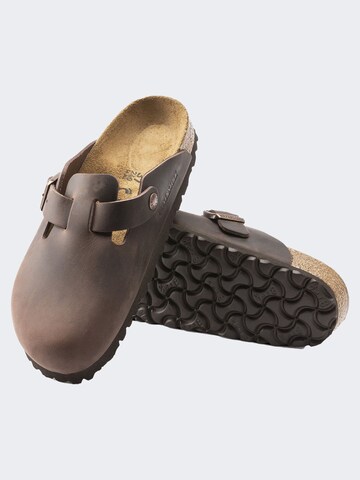BIRKENSTOCK Muiltjes 'Boston' in Bruin