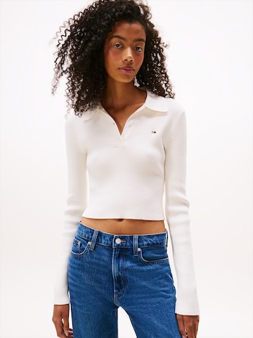 Tommy Jeans Pulover 'ESSENTIAL' | bela barva: sprednja stran