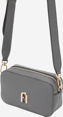 FURLA - Mala de ombro 'PRIMULA' em cinzento: frente