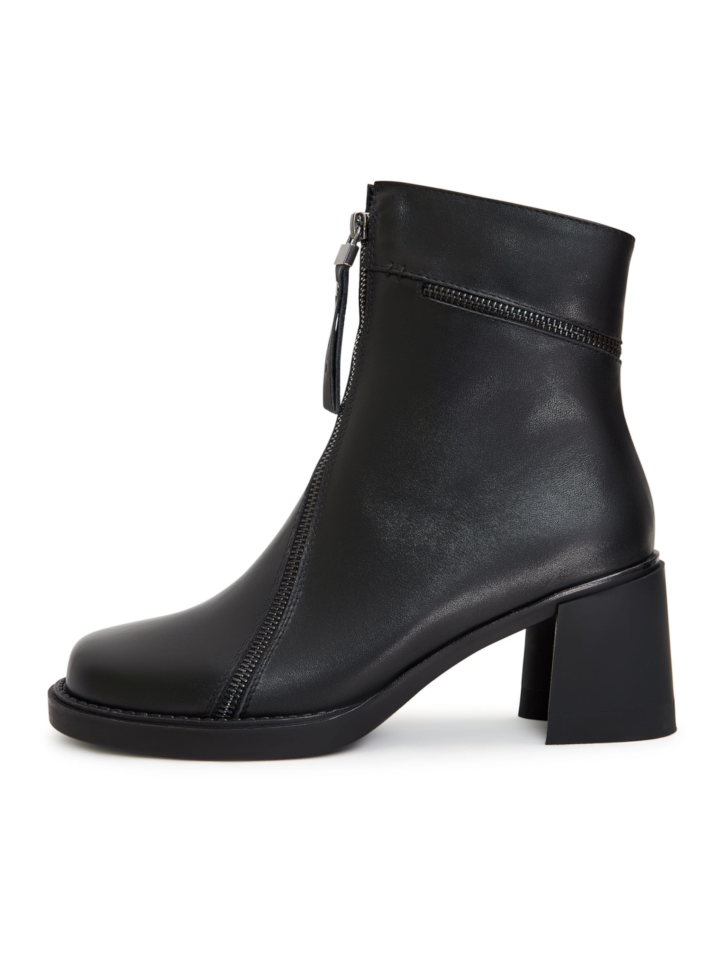 CESARE GASPARI Ankle boots in Black: front