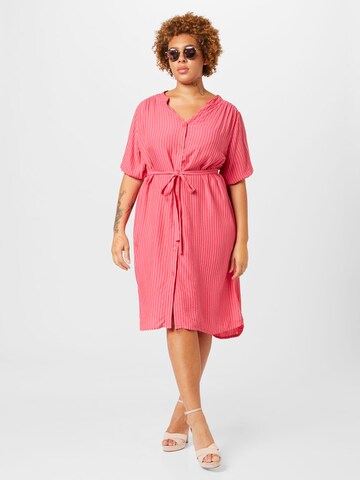 ONLY Carmakoma - Vestido camisero en rosa