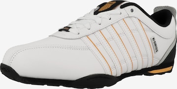 K-SWISS - Sapatilhas baixas 'Arvee 1.5' em branco: frente