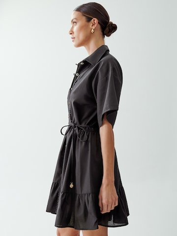 Robe 'SOL SHIRT' The Fated en noir