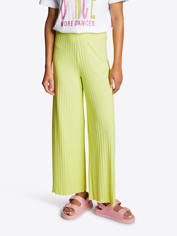Rich & Royal Wide leg Trousers in Yellow: front