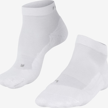 FALKE - Calcetines deportivos 'GO2' en blanco: frente