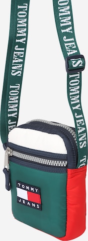 Tommy Jeans Crossbody bag in Green: front