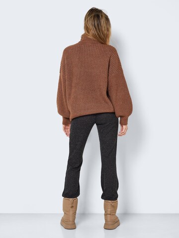 Pull-over 'Orla' Noisy may en marron