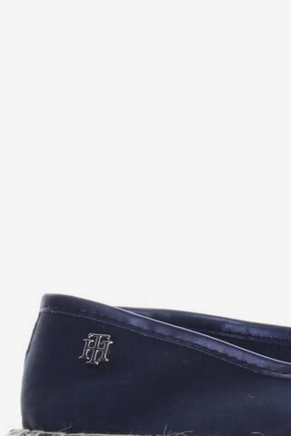 TOMMY HILFIGER Flats & Loafers in 36 in Blue