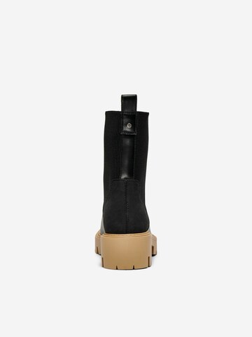 Boots chelsea 'ONLBETTY-7' di ONLY in nero