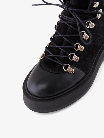 YAS Boots 'Hella' in Schwarz