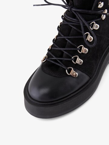 Y.A.S - Botines con cordones 'Hella' en negro