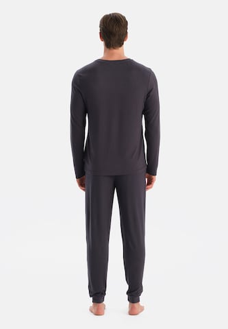 Dagi - Pijama largo en gris