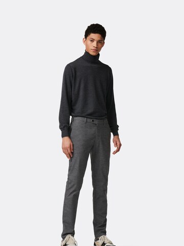 MMX Germany Slimfit Hose in Grau