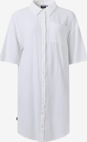 Seaside Shirt Dress in White: front