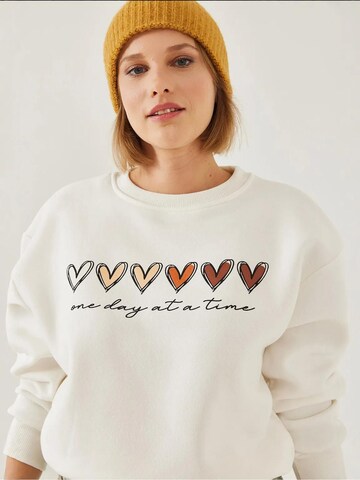 Felpa di Bianco Lucci in beige