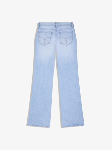 Bershka Bootcut Jeans in Blau