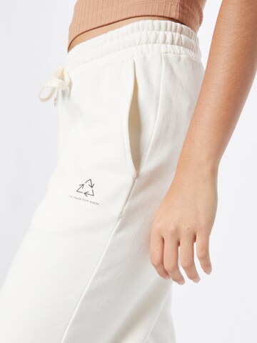 Effilé Pantalon 'Chroma Capsule' NU-IN en blanc