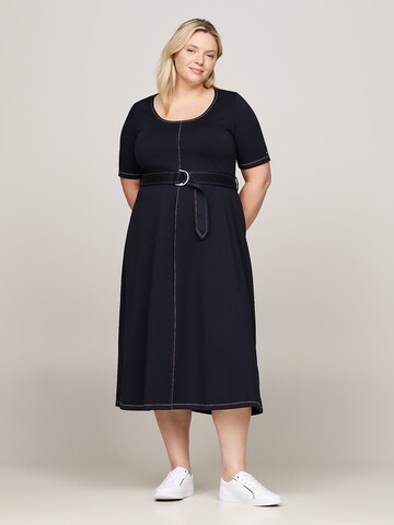 Robe Tommy Hilfiger Curve en bleu : devant