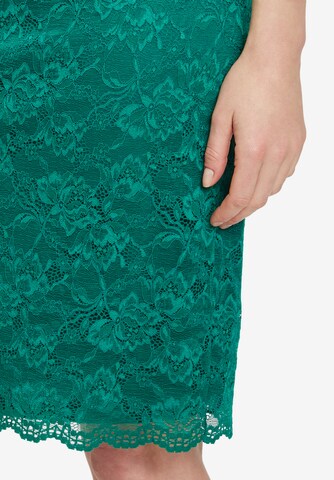 Vera Mont Cocktail dress in Green