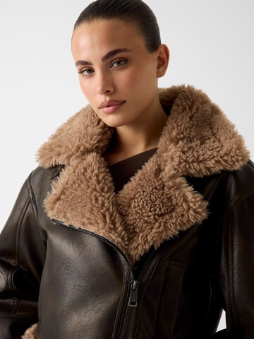 GUESS Between-Season Jacket in Brown