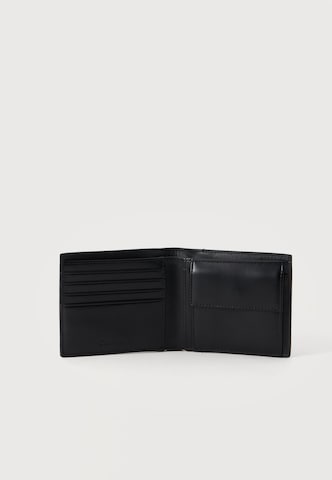 Calvin Klein Πορτοφόλι σε μαύρο: μπροστά
