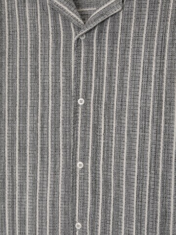 Pull&Bear Comfort fit Button Up Shirt in Grey