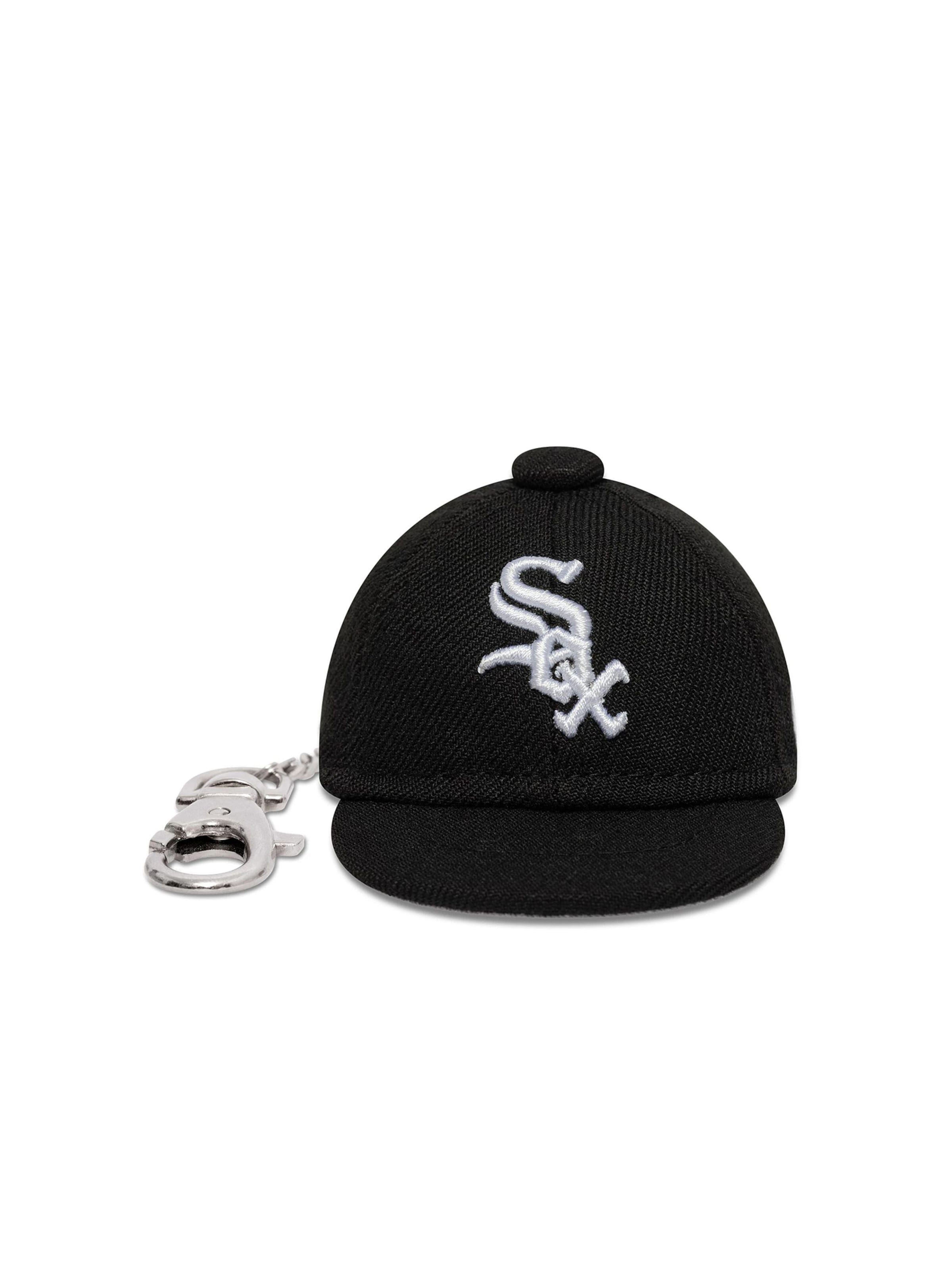 NEW ERA Key Ring 'Mini Cap' in Black