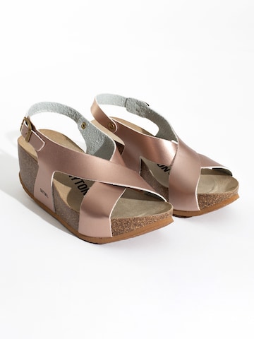 Bayton Strap sandal 'Rea' in Gold