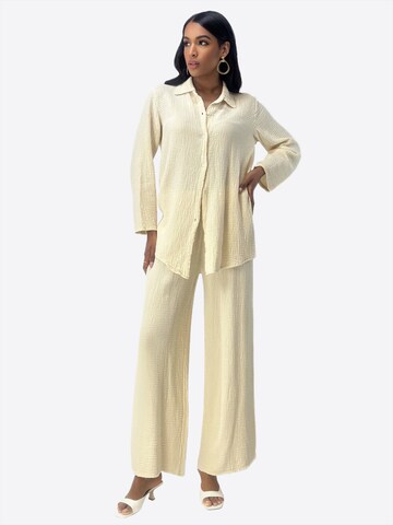 Elara Broekpak in Beige: voorkant