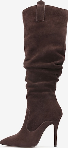 Kazar Boots in Brown: front