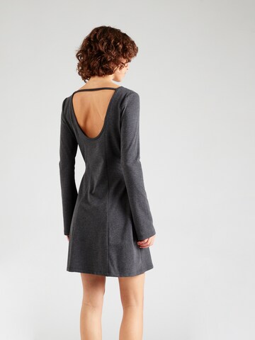 ABOUT YOU Kleid 'Maresa' in Grau
