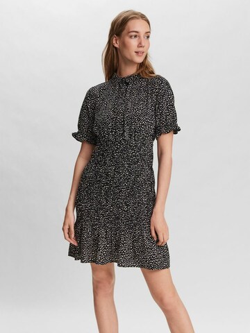 VERO MODA - Vestidos camiseiros 'Dicthe' em preto: frente