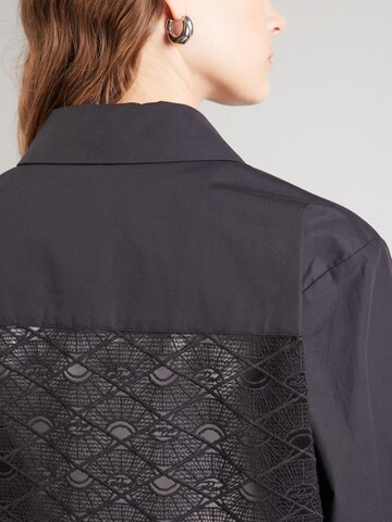 Karl Lagerfeld - Blusa em preto