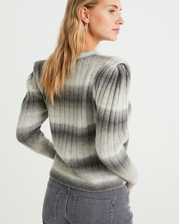 WE Fashion Pullover in Grau