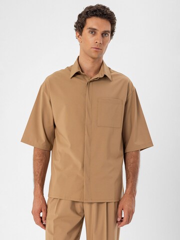 Antioch Regular fit Overhemd in Beige: voorkant