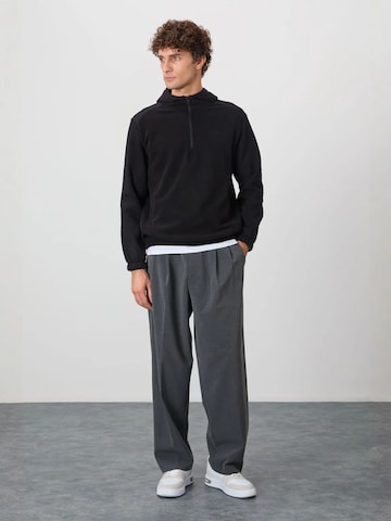 Tommy Life Fleece jas in Zwart: voorkant