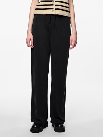 Wide leg Pantaloni 'ANORA' di PIECES in nero: frontale
