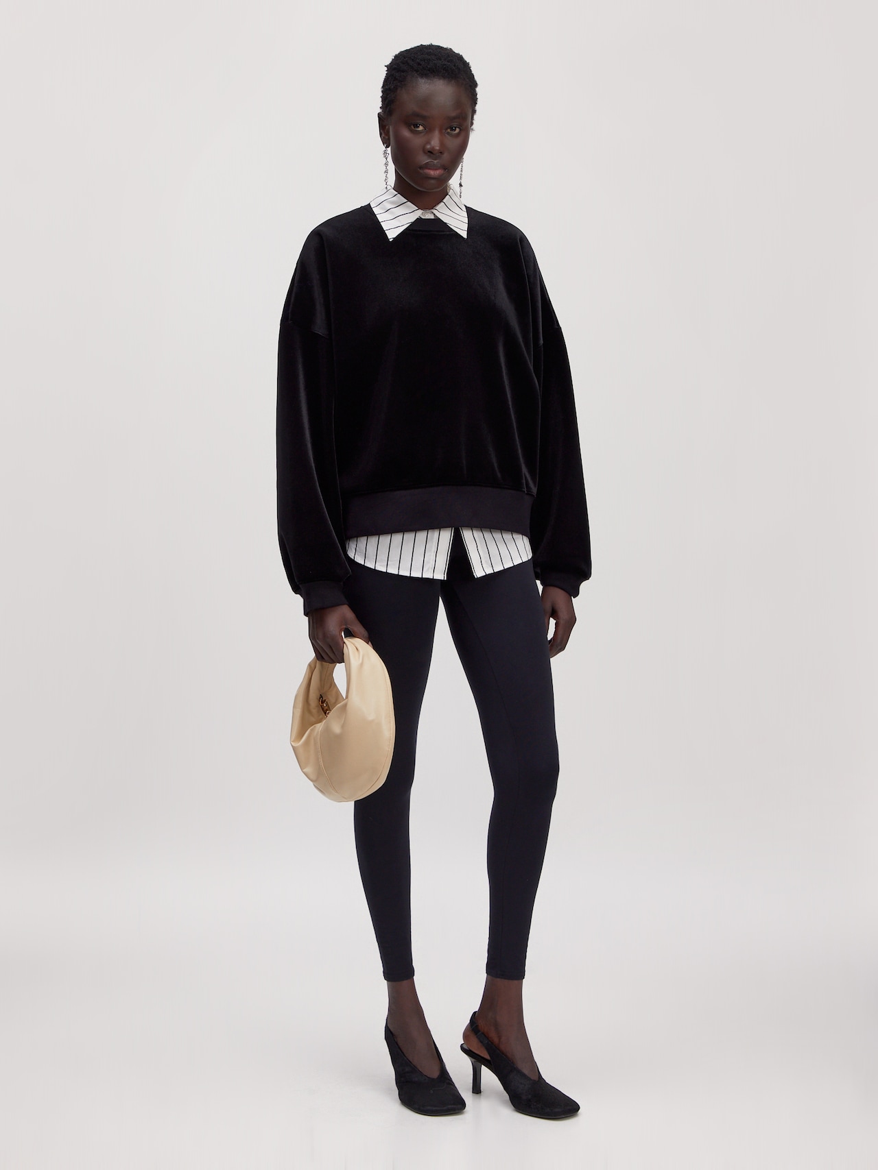 EDITED Producten Sweatshirt 'Emielia' Zwart