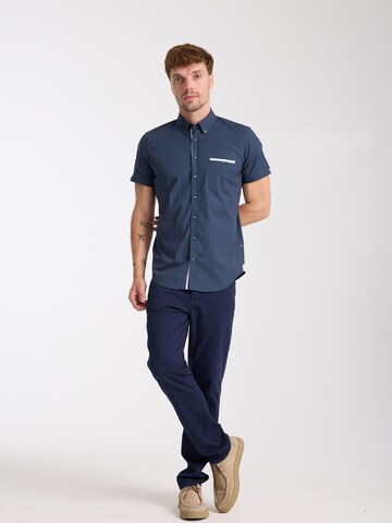 Slim fit Camicia business 'Iconic Poplin Stretch Man Shirt Short Sleeve Light Blue' di 7Camicie in blu