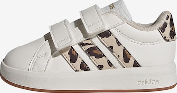 ADIDAS SPORTSWEAR Urheilukengät 'Grand Court 3.0' värissä valkoinen: etupuoli