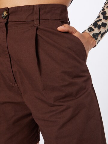 Monki Regular Plissert bukse i brun