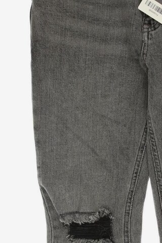 Calvin Klein Jeans Jeans in 29 in Grey