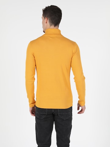 Colin's Shirt in Geel