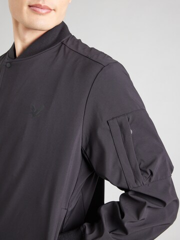 Lyle & Scott Övergångsjacka i svart