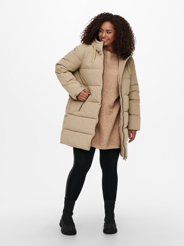 Manteau d’hiver 'Dolly' ONLY Carmakoma en beige