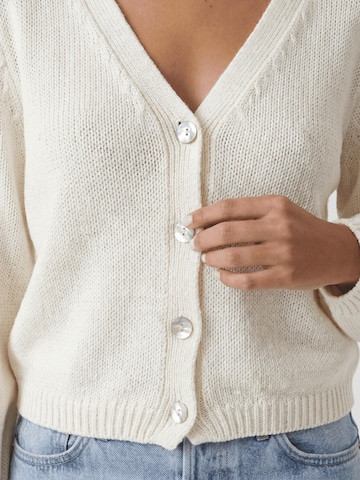 americandreams Strickjacke 'Manda'‌‌‌‌ in Weiß