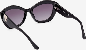 GUESS Sonnenbrille in Schwarz